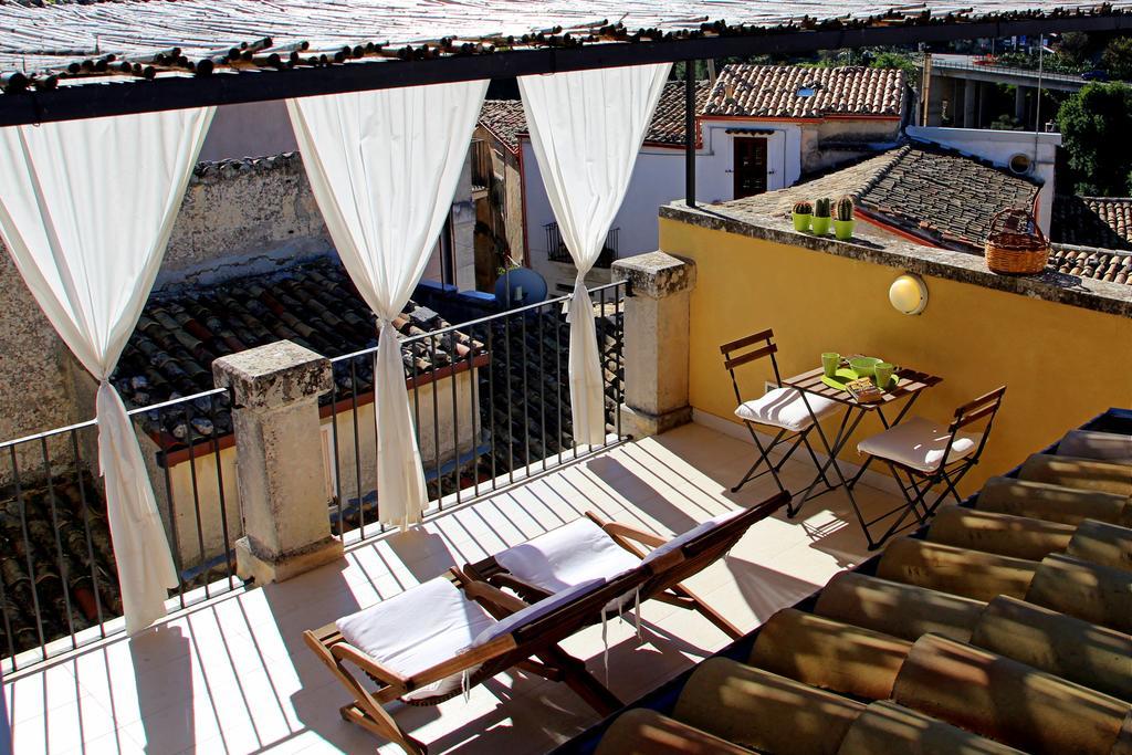 Trinasicula Ragusa Ibla Oda fotoğraf